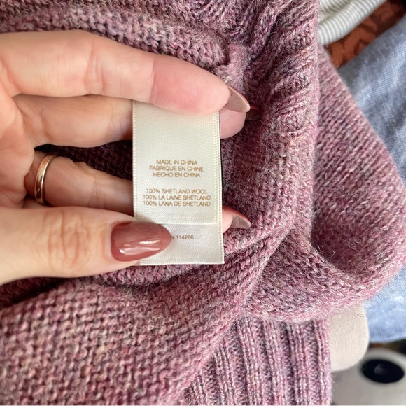 Frye 100% Shetland Wool Crew Neck Sweater Small Pink Cozy Natural Fabric Winter - Picture 8 of 8